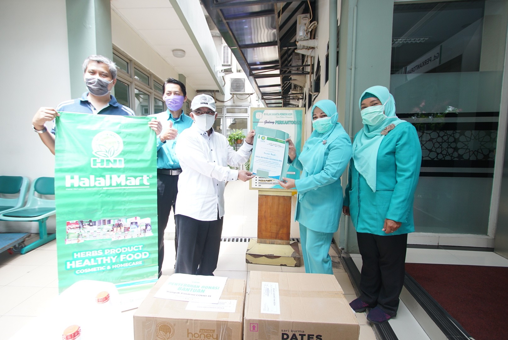 Penyaluran Donasi Tenaga Medis RS Islam Pondok Kopi